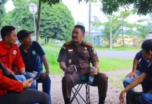 Jalin Silaturahmi, Kajari OKI Makan Bersama dengan Insan Pers di Kedai Cek Bom-Bom