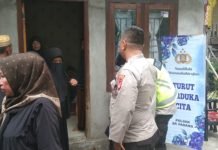 Ada Warga Meninggal Dunia, Jajaran Polsek SP Padang Melayat ke Rumah Duka