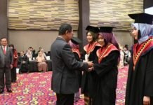 Mingrum Gumay Hadiri Wisuda Sarjana ke-46 UTB Lampung