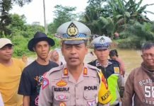 Akibat Luapan Sungai Temelat, Satlantas Polres PALI Alihkan Arus Lalulintas ke Arah Musi Rawas
