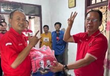 Gaspol, Bagikan Kaos Ganjar Mulai dari PAC Hingga Ranting di Lampung Tengah