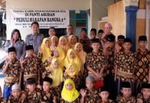 Jajaran Kanwil Kemenkumham Lampung Gelar Bakti Sosial Dalam Rangka Peringati Hari Bhakti Imigrasi ke-74