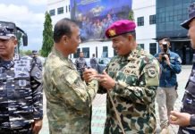 Dankormar Hadiri Penyematan Brevet Kehormatan Manusia Katak