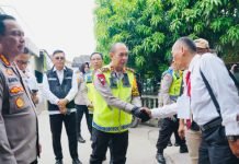 Tinjau TPS, Kapolda Sumsel Pastikan Kamtibmas Kondusif dan Tahapan Pemilu Berjalan Tertib