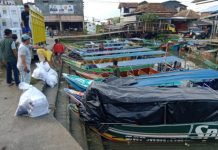 Kapolsek Cengal Patroli Pantau Distribusi Logistik Pemilu ke 8 Desa Perairan