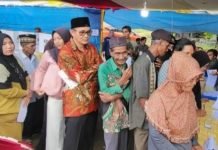 Bupati PALI Memiliki Gaya Unik Saat Berbaur dengan Masyarakat