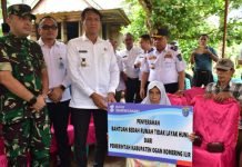 Pemkab OKI Bedah Puluhan Rumah dan Bantu Sanitasi Layak