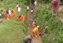 Sering Terjadi Banjir, DLH PALI Bersama Masyarakat Gotong Royong Bersihkan Aliran Sungai Bor