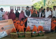 Pemkab PALI Berikan Bansos Untuk Desa Terdampak Banjir di Wilayah Tanah Abang