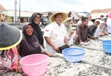 Gubernur Arinal Resmikan Kampung Nelayan Modern di Pulau Pasaran