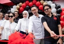Bareng Raffi-Nagita, Putri Zulkifli Hasan Hadiri Peresmian Rojo Sambel Si Aa
