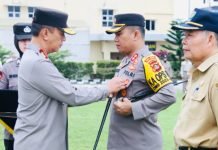 Pimpin Apel Bulanan, Kapolda Sumsel Berikan Pin Emas Bagi Personel Berprestasi