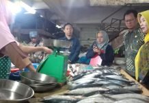 Plt. Asisten II Sidak Pasar Inpres Muara Enim Jelang Bulan Suci Ramadhan