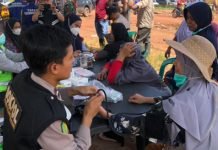Polres Tulang Bawang Kerahkan Personel Bantu Warga Terdampak Bencana Angin Puting Beliung