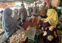 Pedagang Curhat Ditemui Kapolda Lampung: Belanja Rp 50 Ribu Sekarang Tak Cukup Pak