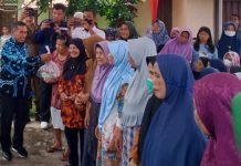 Selain Pasar Murah, Pemkab OKI Distribusikan Ratusan Paket Beras Untuk Masyarakat Miskin Ekstrem