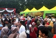 Membludak, Masyarakat Serbu Pasar Murah Taman Adipura Muara Enim