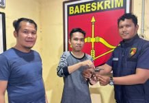 Warga Pematang Buluran Serahkan Senpira ke Polsek SP Padang