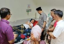 Pj. Bupati Kerinci Besuk Anggota PPK yang Dirawat di RSUD MHA Thalib