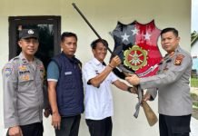 Secara Sukarela Masyarakat Serahkan Senpira ke Polsek Tulung Selapan
