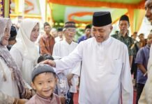 Warga Plakat Tinggi Antusias Sambut Kedatangan Pj. Bupati Muba