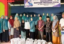 Ketua TP PKK Kerinci Salurkan Bantuan Program Sosial Kerjasama BI di Desa Koto Tuo Ujung Pasir