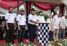 Dalam Rangka HUT Lampung ke-60, Gubernur Arinal Lepas Kirab Marching Band dan Karnaval Pawai Kendaraan Hias