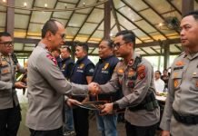 Sukses Ungkap Kasus Pembunuhan Sadis, Kapolda Sumsel Berikan Penghargaan