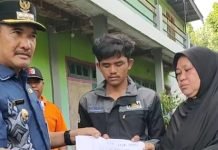 Dapat Info Dua Rumah Terbakar, Pj. Bupati Asraf Langsung Turun Beri Bantuan