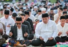 Gubernur Arinal Bersama Keluarga Sholat Ied di Lapangan Korem 043 Garuda Hitam