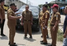 Tinjau Jalan Rusak di Kalianda dan Palas, Bupati Nanang: Insya Allah Diperbaiki Tahun Ini