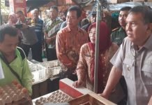 Pj. Bupati Ahmad Rizali Pantau Ketersediaan dan Harga Bahan Pangan di Pasar Inpres Muara Enim