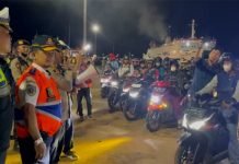 Tiba di Pelabuhan Panjang, Polresta Bandar Lampung Kawal Puluhan Pemudik Sepeda Motor Asal Pulau Jawa