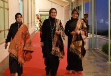Dibalut Pakaian Khas Lampung, Ibu Riana Sari Arinal Hadiri Welcome Dinner di Pracima Twin Pura Mangkunegaran Surakarta
