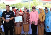 Gubernur Arinal dan Ibu Riana Senam Bersama Ribuan Masyarakat Pringsewu