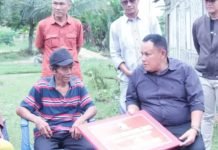 2 Warga Jati Agung Terima Bantuan Bedah Rumah dari Pemkab Lampung Selatan