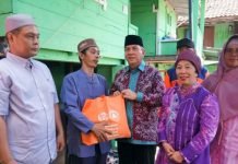 Pj. Bupati Muara Enim Santuni Keluarga Korban Tenggelam di Sungai Enim