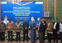 Dinobatkan Sebagai Birokrat Peduli Pers, Heri Amalindo Dapat Penghargaan dari PWI Sumsel