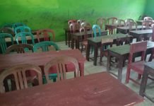 Siswa SDN 1 Cahya Bumi Lempuing Duduk Menggunakan Kursi Plastik, Kemana Dana BOS?