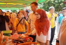 Pasar Murah di Kantor DKPTPH OKI Diserbu Warga