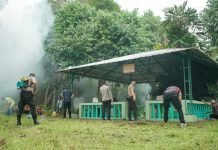 Kapolres OKI Terjun Langsung ke Sungai Sodong, Bersihkan Makam Puyang Macan Raden Puting Batin Guru