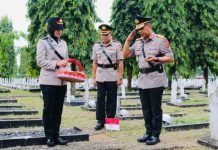 Kenang Jasa Pahlawan Jelang Hari Bhayangkara ke-78, Jajaran Polda Sumsel Gelar Upacara Ziarah TMP