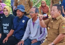 Gubernur Arinal Djunaidi Tebar Benih Ikan di Dam Raman Metro