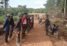 Satgas TMMD ke-120 Kodim 0421/LS dan Warga Awali Aktivitas dengan Apel Pagi