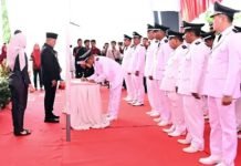 Masa Jabatan Bertambah 2 Tahun, Kades se-Kecamatan Sragi dan Ketapang Dikukuhkan Bupati Lamsel