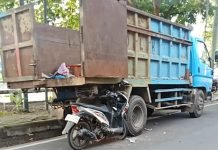 Pengendara Motor Tewas di Tempat Usai Tabrak Truk Sampah Milik DLH OKI