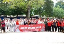 Respons Cepat Aduan Warga Soal Tumpukan Sampah, Pemkab Lamsel Lakukan Aksi Gerot Wisata di Pantai Pasir Putih