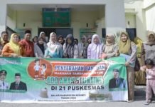 Pemkab Kerinci Serahkan Bantuan Makanan Tambahan Untuk Anak Stunting