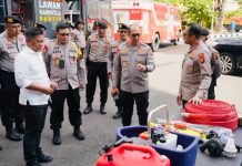 Antisipasi Karhutla, Kapolda Sumsel Periksa Kendaraan dan Sarana Peralatan Pemadam Api