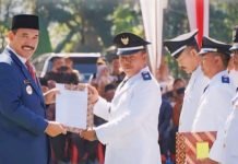 Pj. Bupati Asraf Kukuhkan Perpanjangan Jabatan Kades se-Kerinci